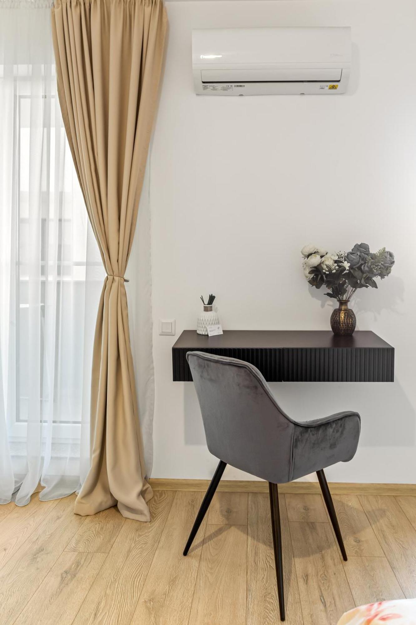 Appartamento La Vie Est Belle Bucarest Esterno foto